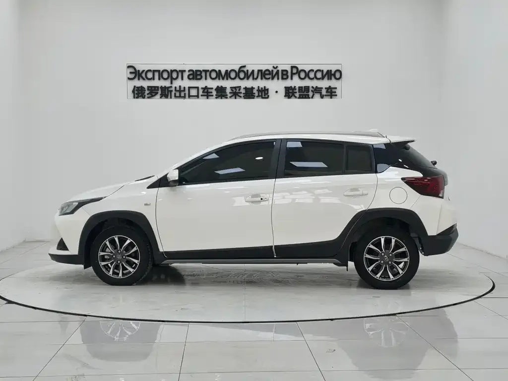 Toyota Yaris L — фото 6