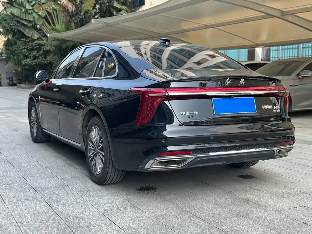 Hongqi H5 — фото 9