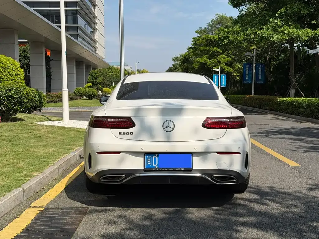 Mercedes-Benz E-Class (Import) — фото 5