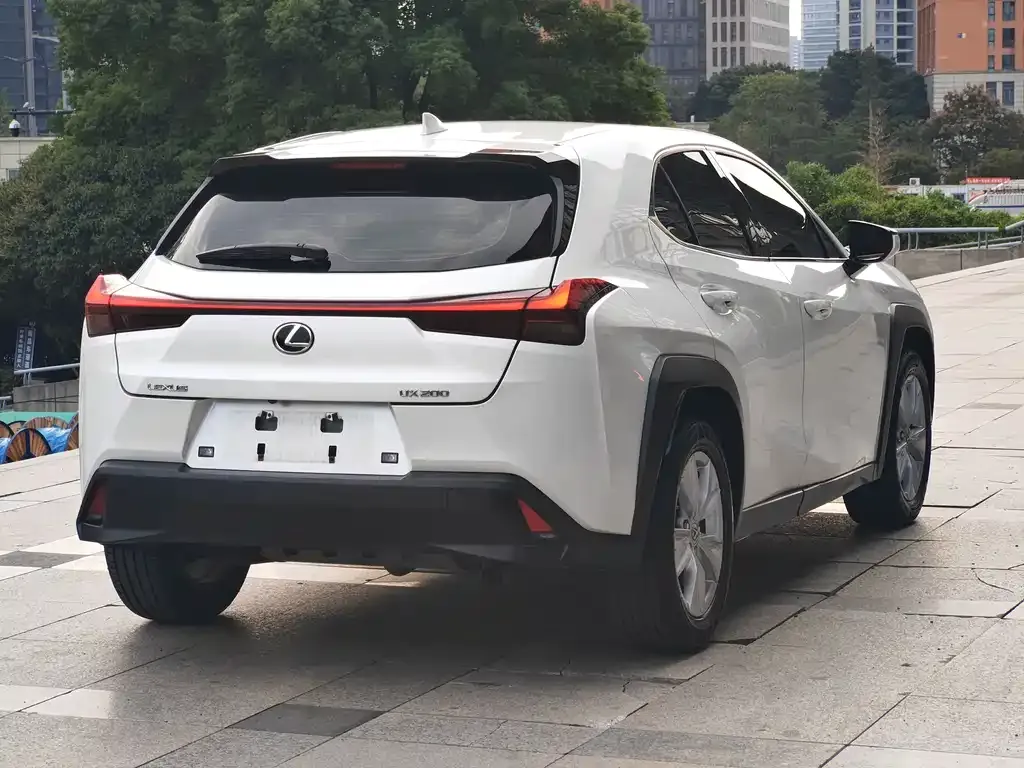Lexus UX — фото 4