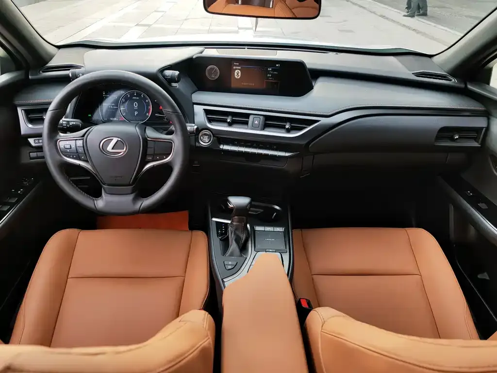 Lexus UX — фото 8