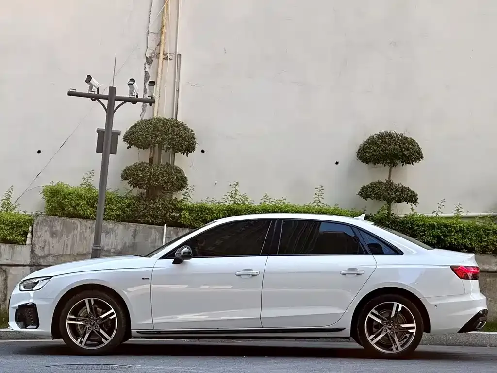 Audi A4L — фото 3