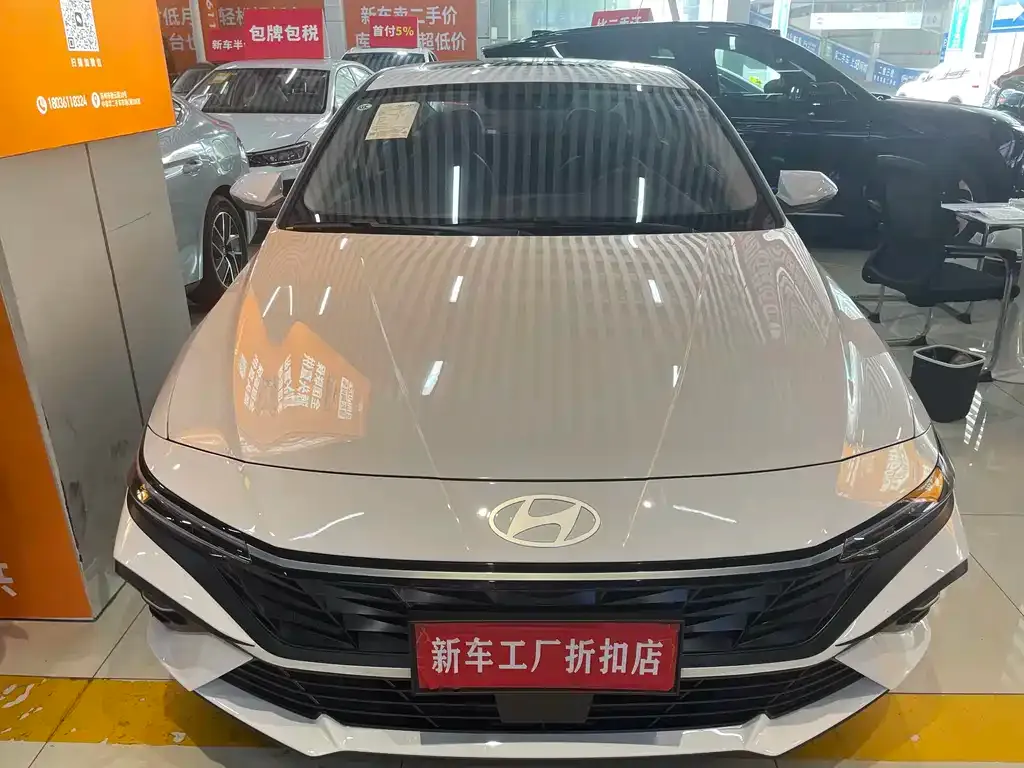 Hyundai Elantra — фото 2