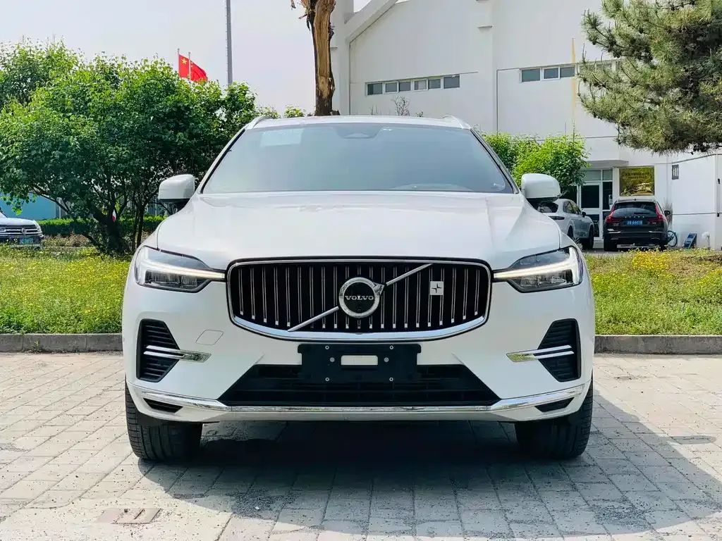 Volvo XC60 PHEV — фото 2