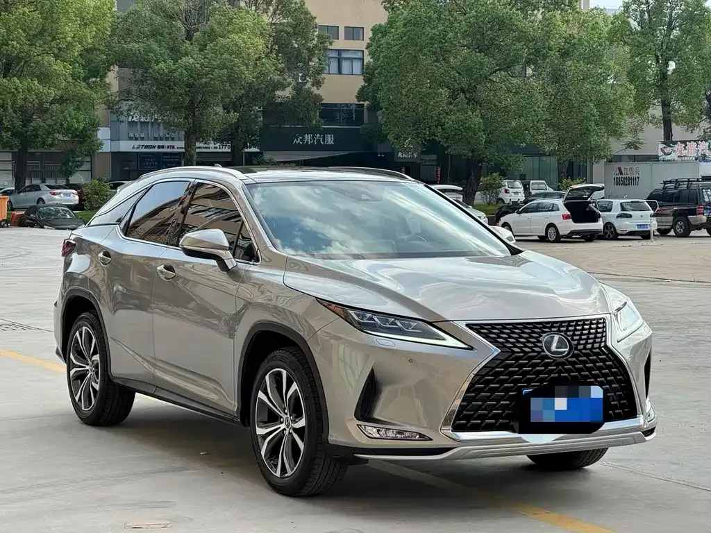 Lexus RX — фото 1