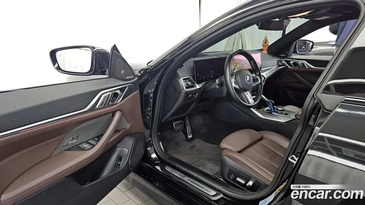BMW i4 — фото 10