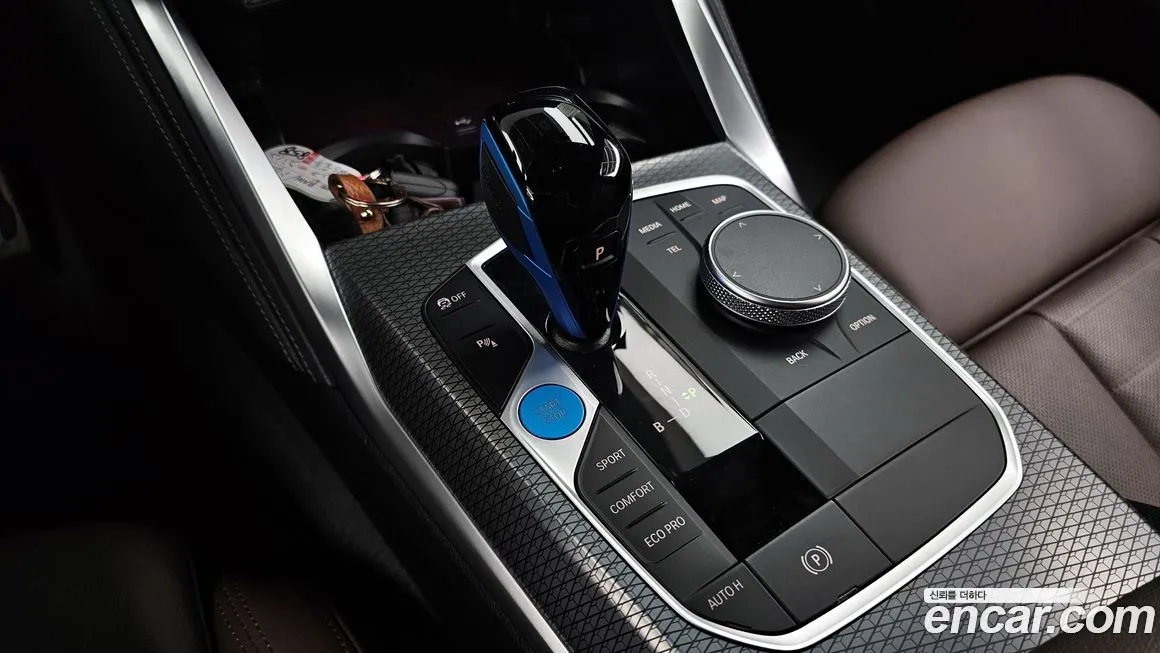BMW i4 — фото 9