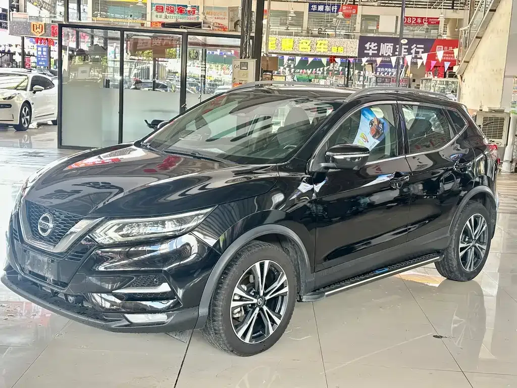 Nissan Qashqai — фото 1