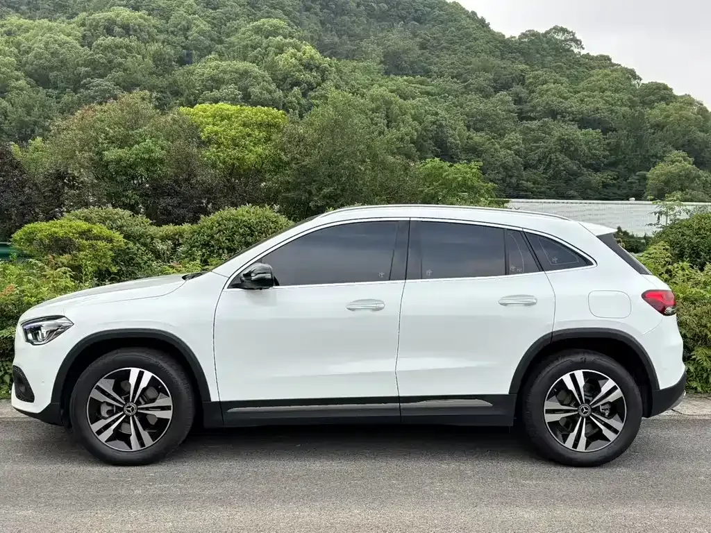 Mercedes-Benz GLA — фото 6