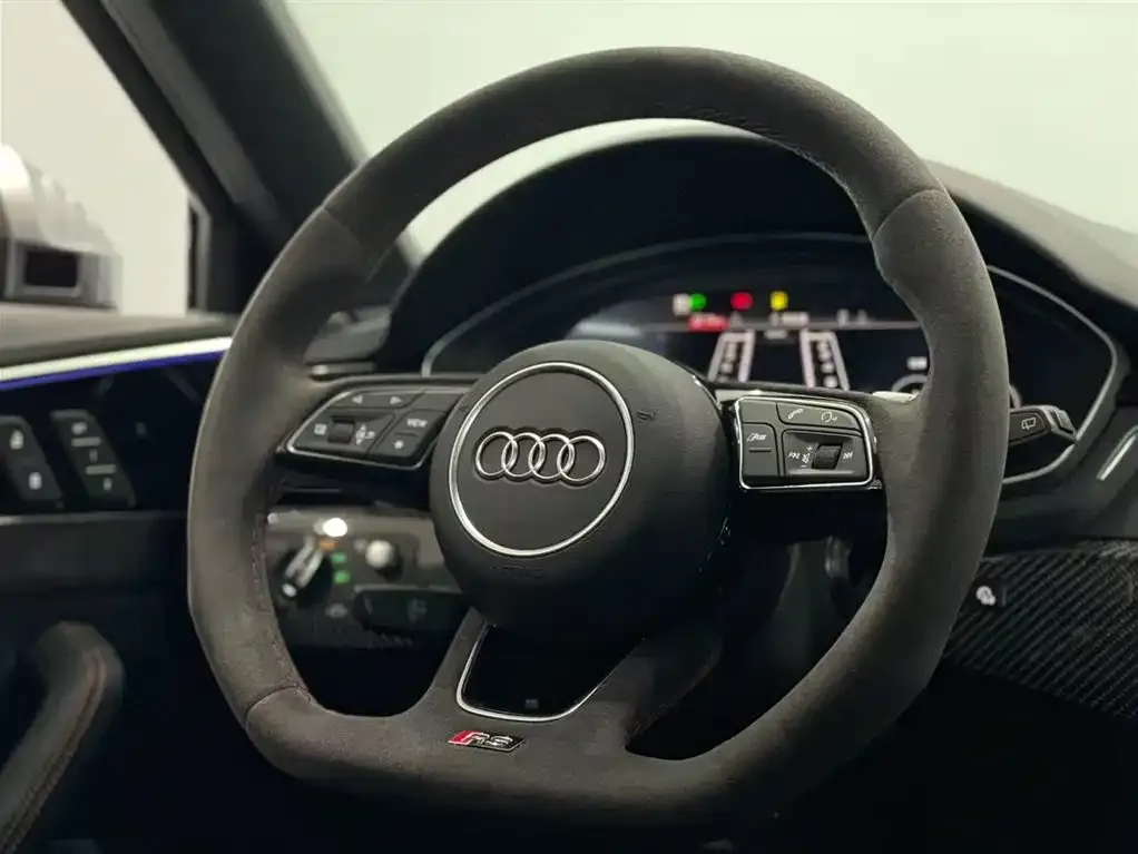 Audi RS 4 — фото 8