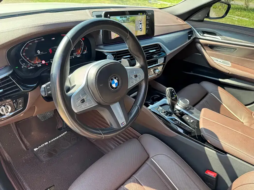 BMW 5 Series — фото 9