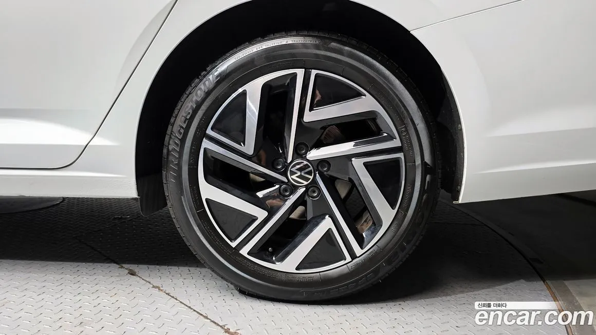 Volkswagen Jetta — фото 5