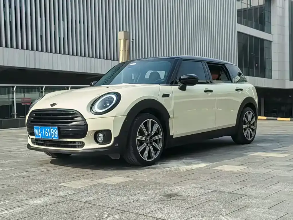 MINI Clubman — фото 1