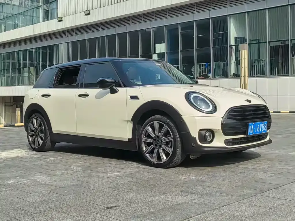 MINI Clubman — фото 2