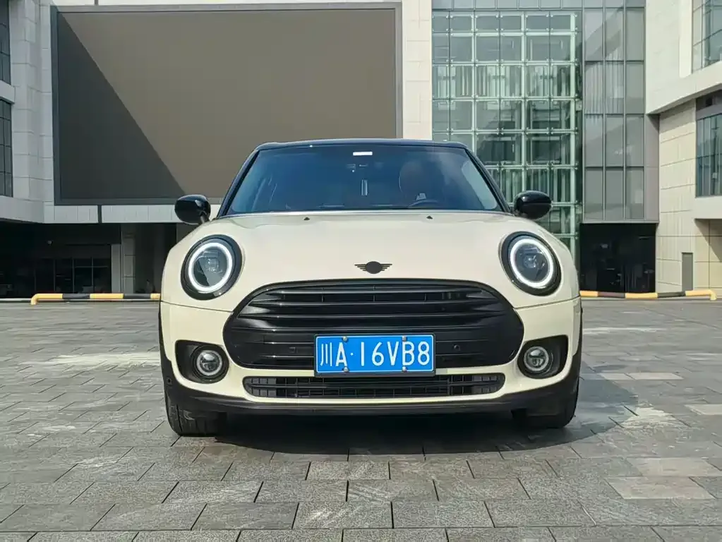 MINI Clubman — фото 3