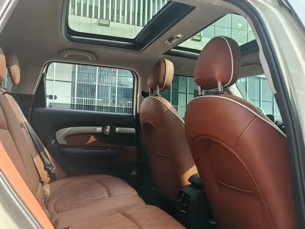 MINI Clubman — фото 7