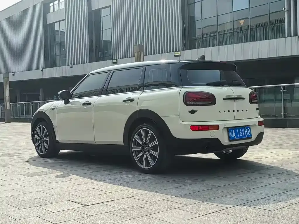 MINI Clubman — фото 8