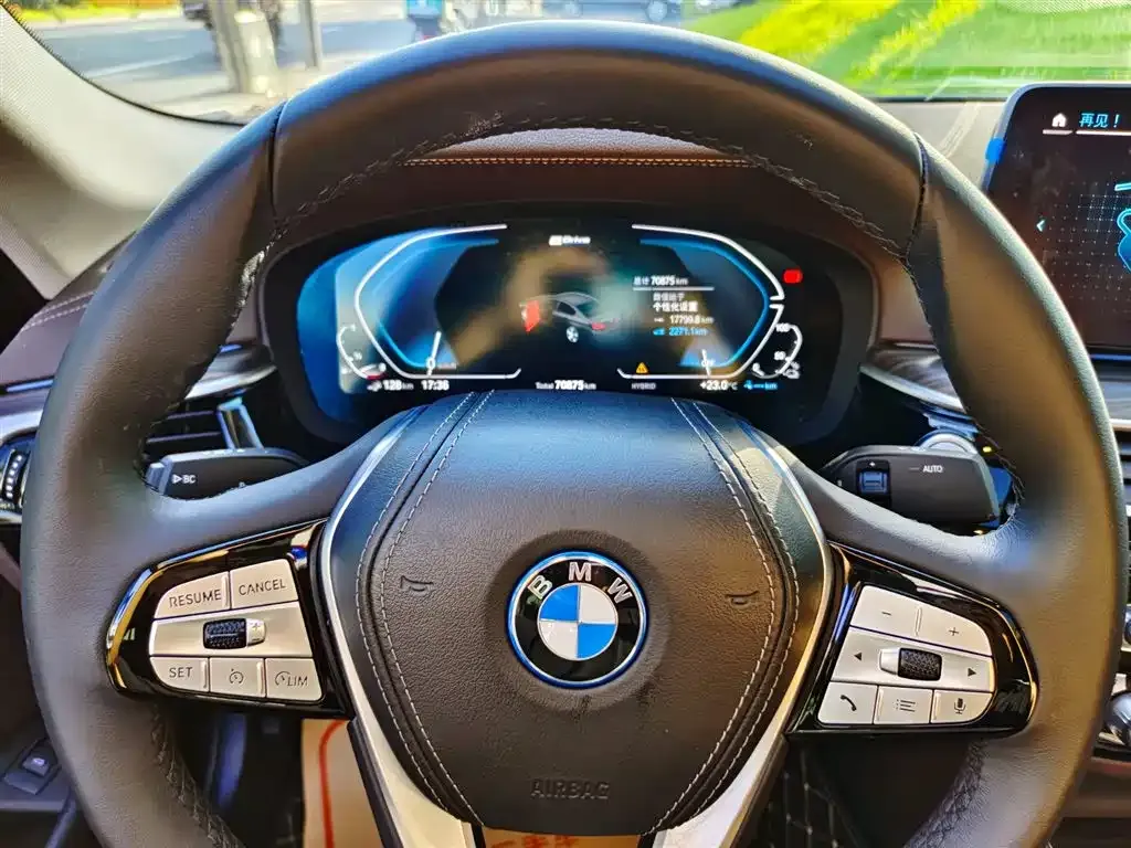 BMW 5 Series New Energy — фото 10