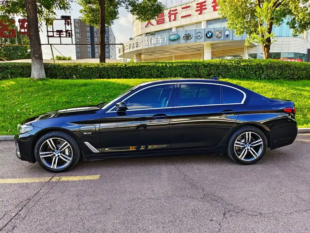 BMW 5 Series New Energy — фото 3