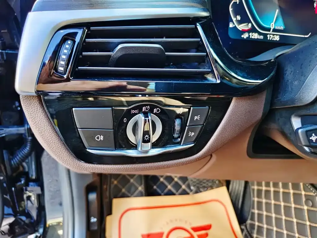 BMW 5 Series New Energy — фото 8