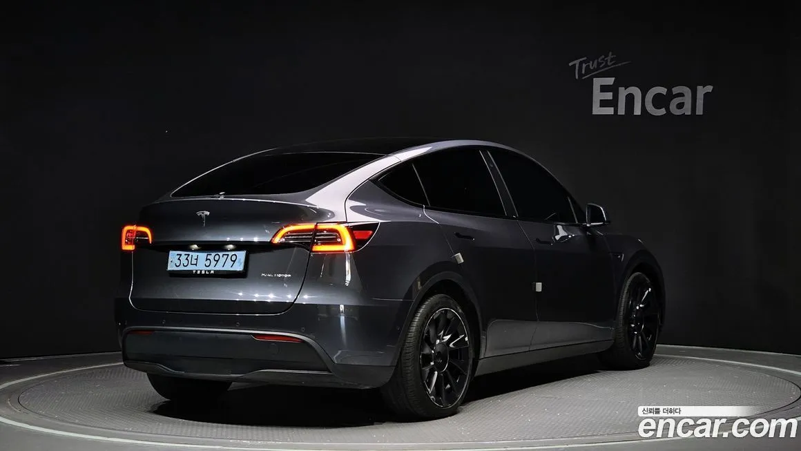 Tesla Model Y — фото 2