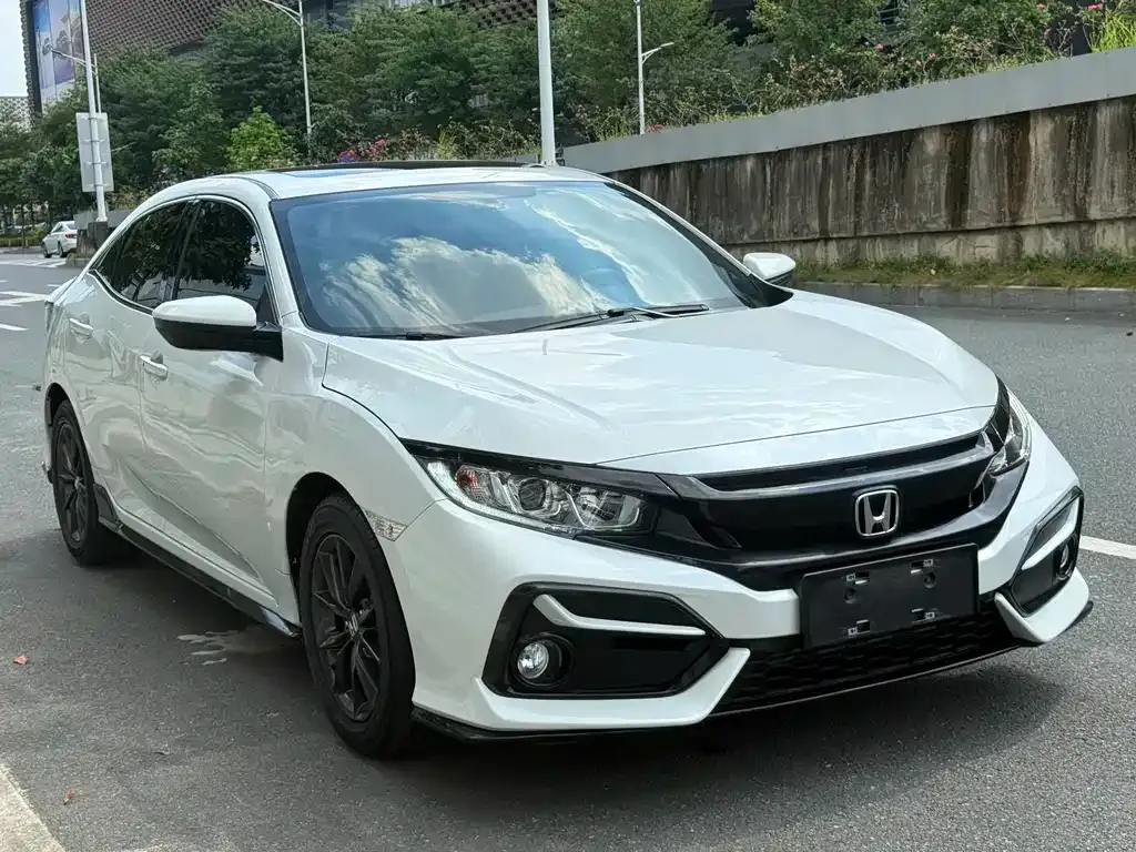 Honda Civic — фото 1