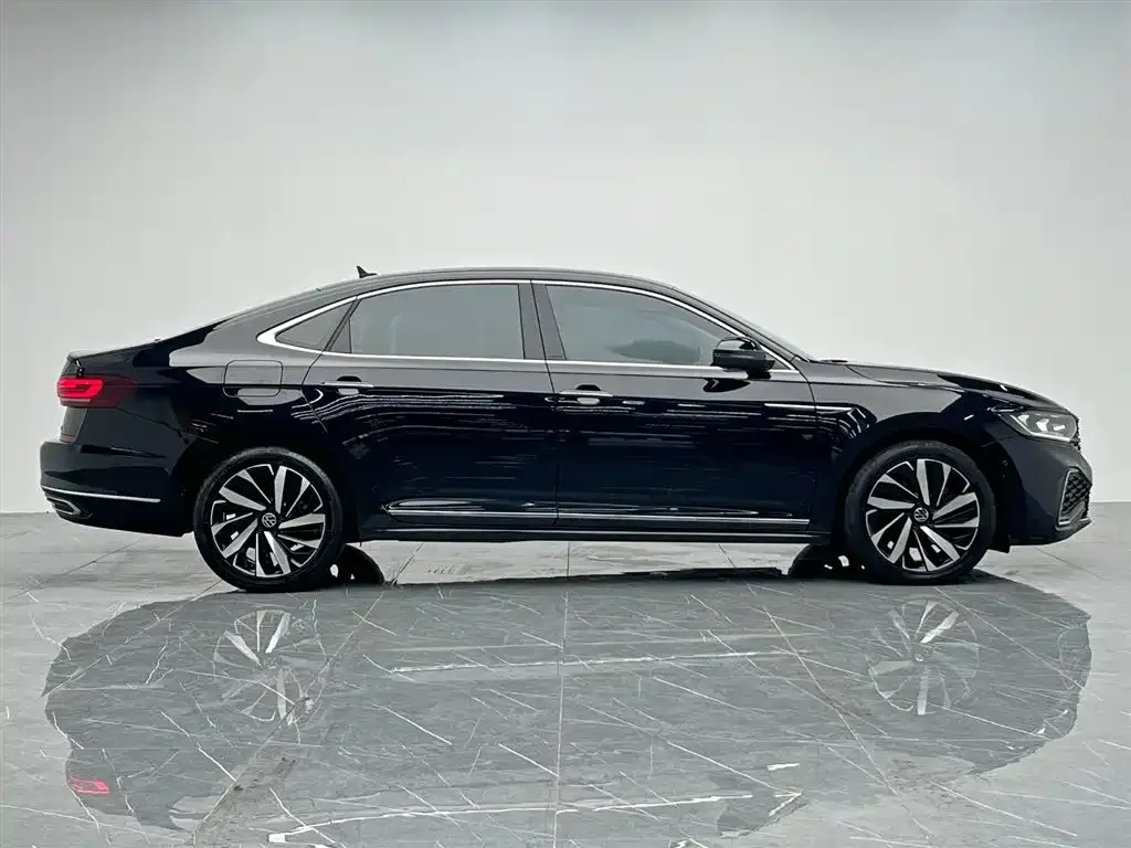 Volkswagen Passat — фото 8