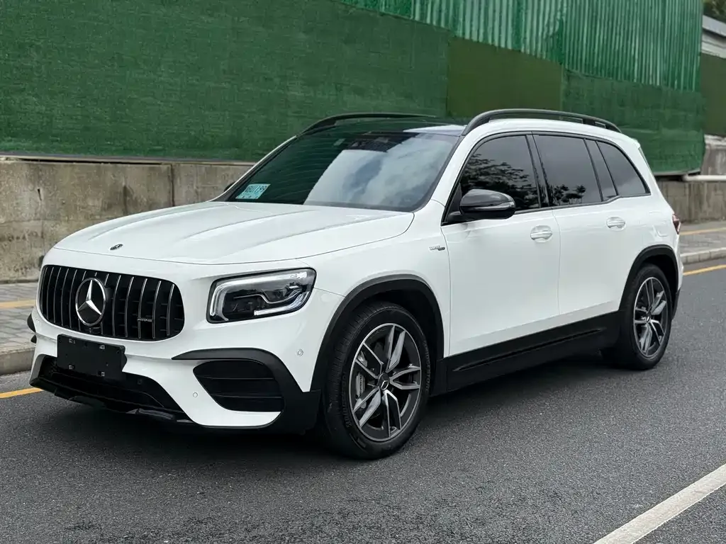 Mercedes-Benz GLB AMG — фото 1