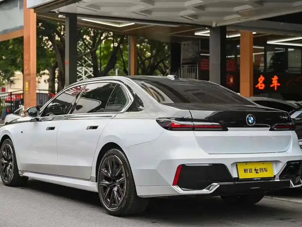 BMW 7 Series — фото 4