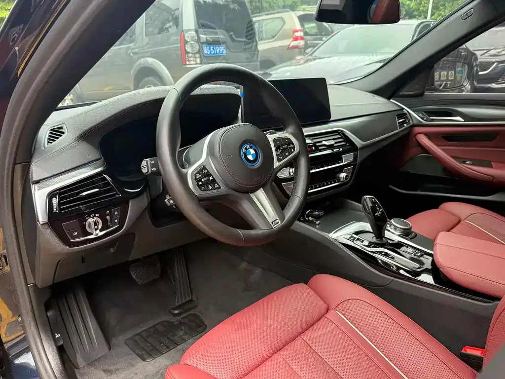 BMW 5 Series New Energy — фото 10