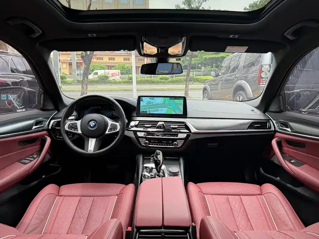 BMW 5 Series New Energy — фото 9