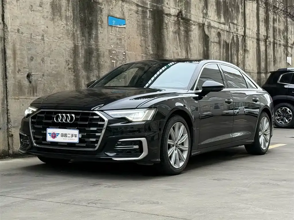 Audi A6L — фото 1