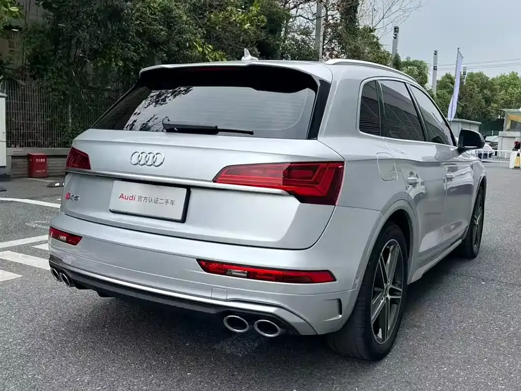 Audi SQ5 — фото 5