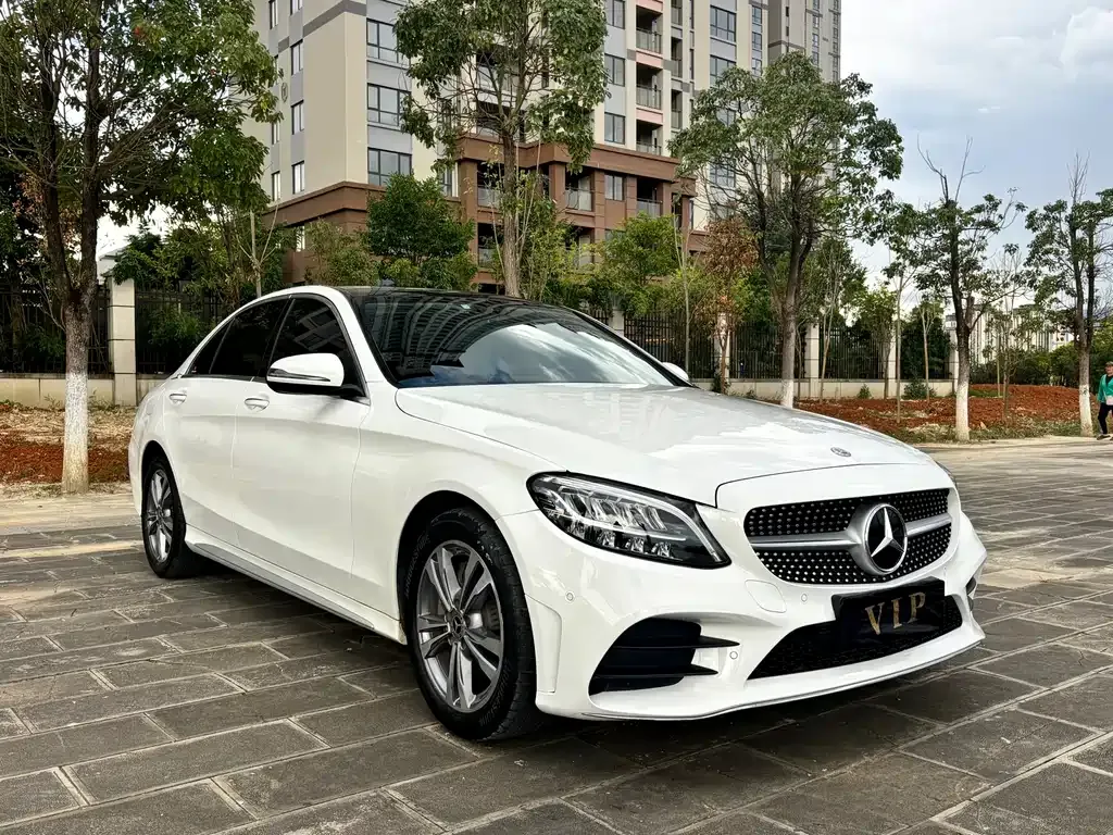 Mercedes-Benz C-Class — фото 1