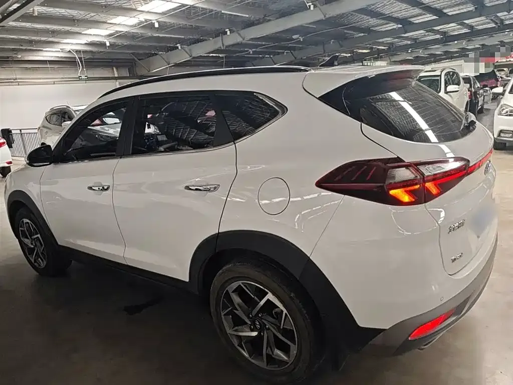 Hyundai Tucson — фото 5