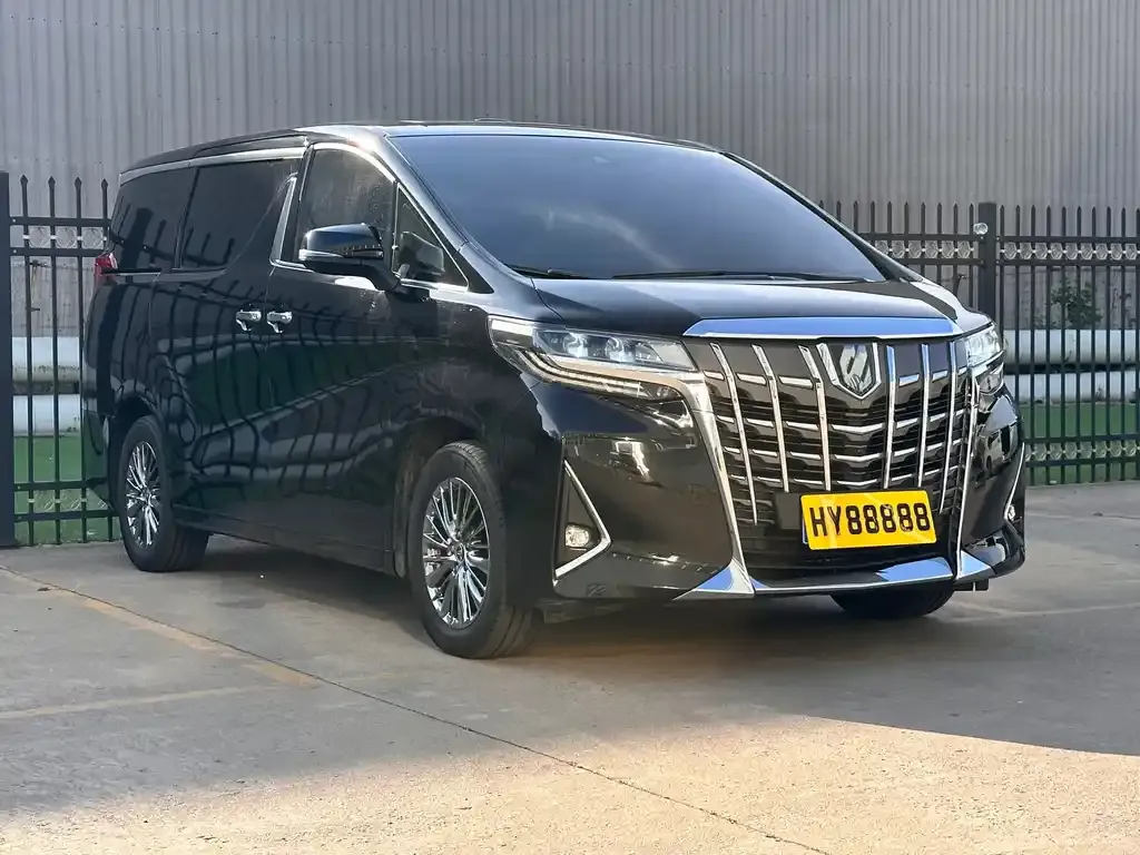 Toyota Alphard — фото 3