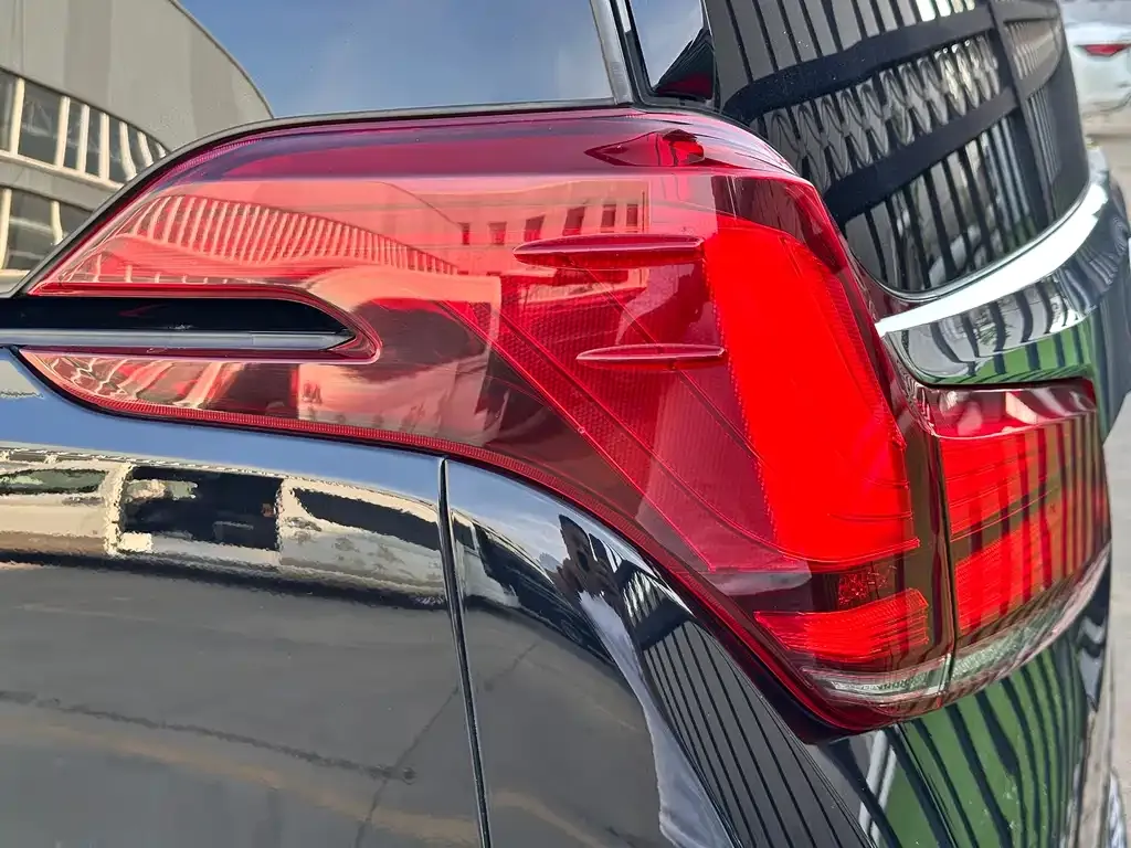 Toyota Alphard — фото 9