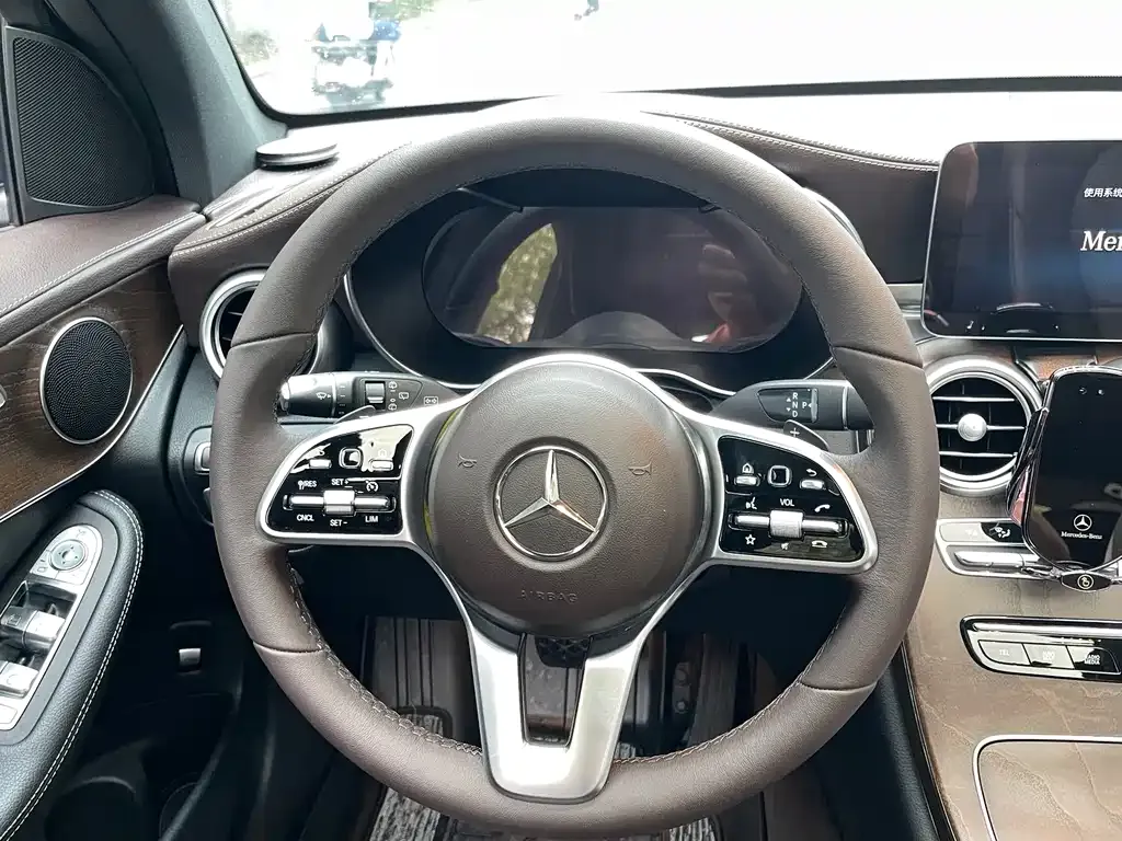 Mercedes-Benz GLC — фото 10