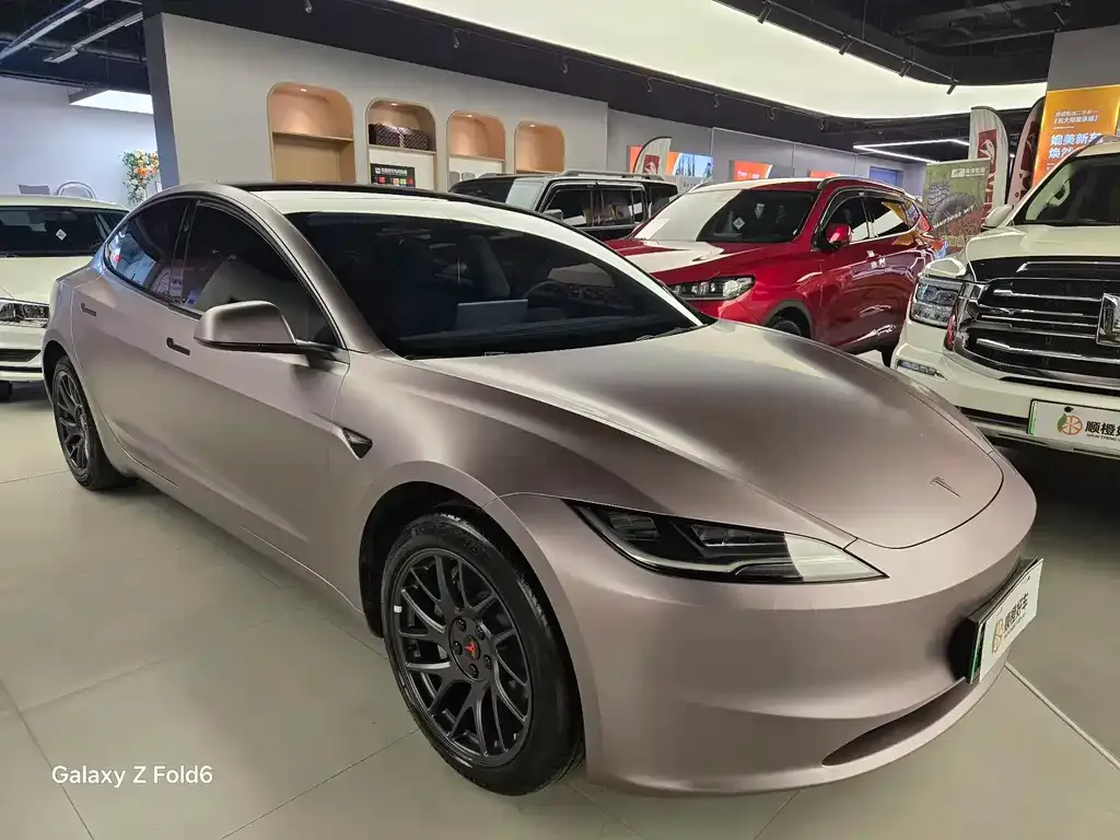 Tesla Model 3 — фото 3