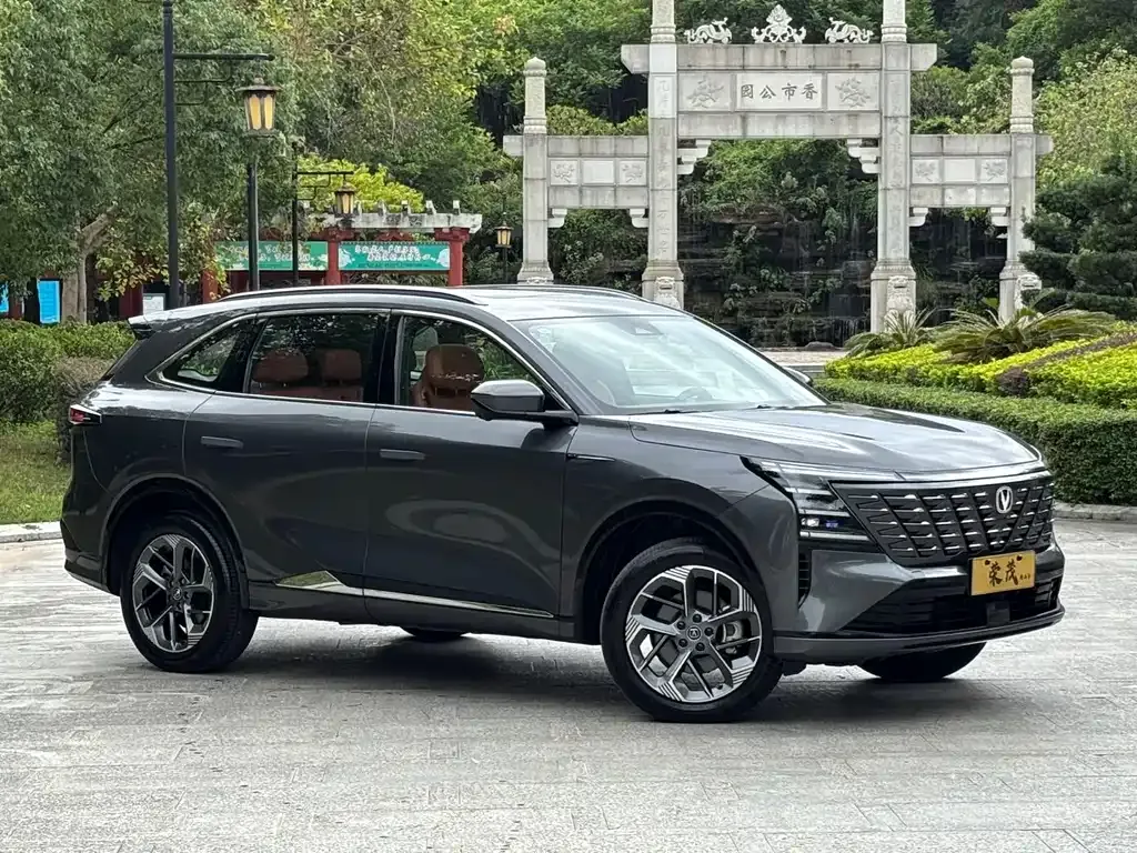 Changan CS75 PLUS — фото 3