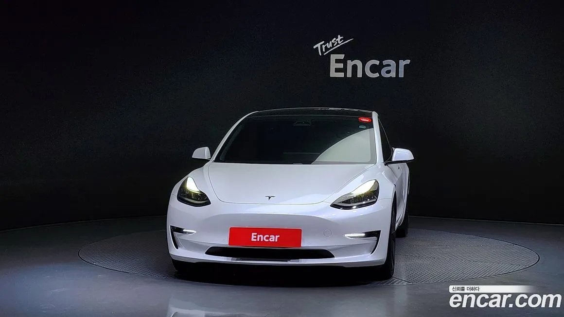 Tesla Model 3 — фото 3