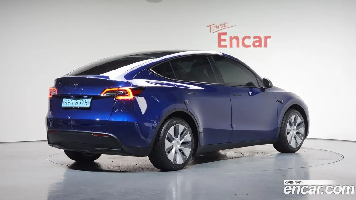 Tesla Model Y — фото 2