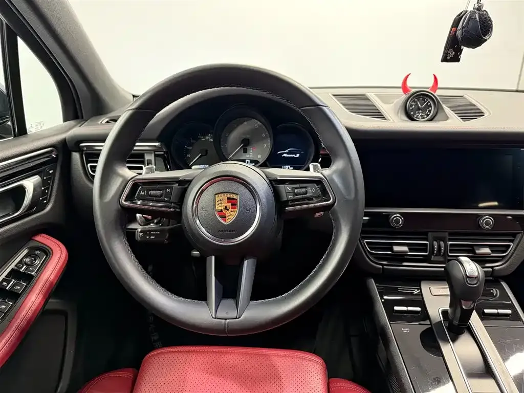 Porsche Macan — фото 10