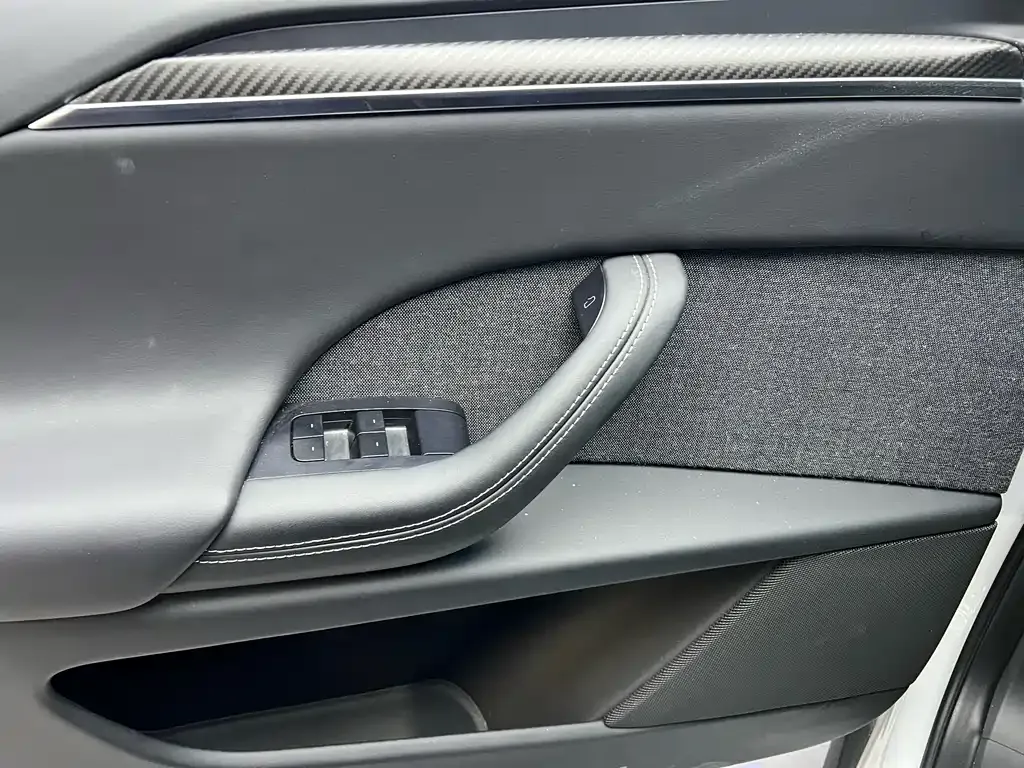 Tesla Model X — фото 6