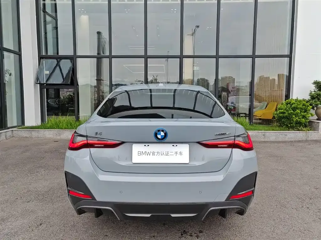 BMW i4 — фото 6