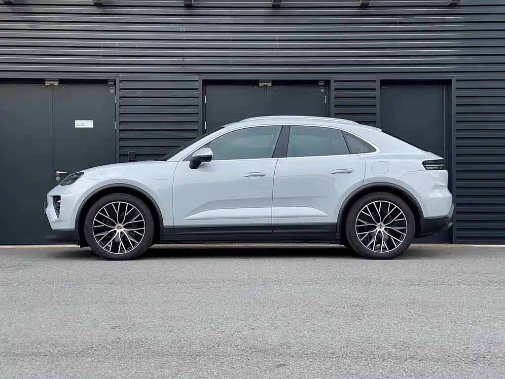Porsche Macan EV — фото 5