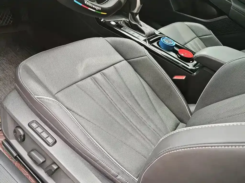 Volkswagen Passat — фото 6
