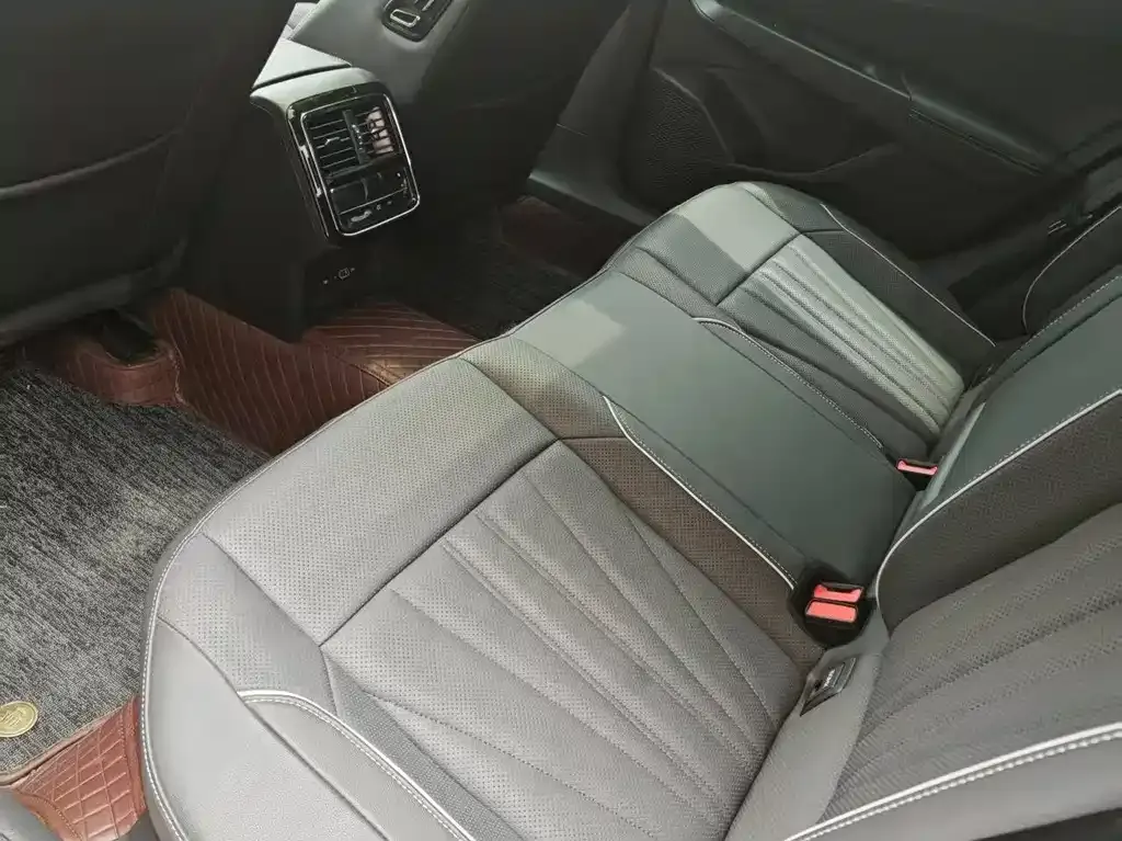 Volkswagen Passat — фото 9