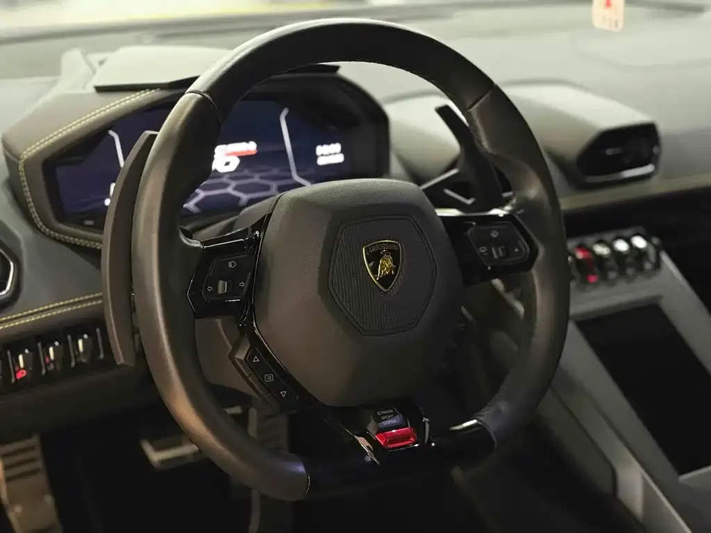 Lamborghini Huracan — фото 7