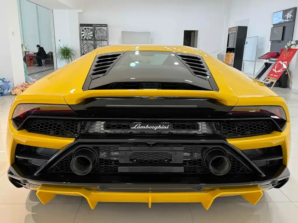 Lamborghini Huracan — фото 9